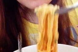 娱乐圈吃瓜直播美食,吃瓜美食盛宴，明星厨艺大比拼